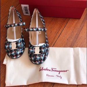Salvatore Ferragamo maryjane girls shoe